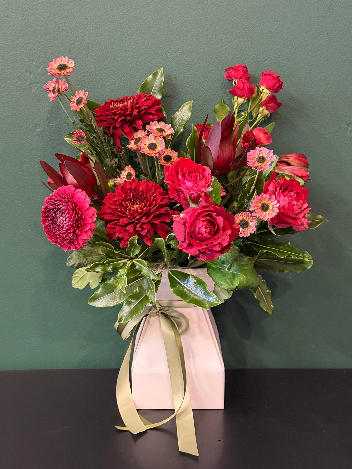 Romantic seasonal Arrangement