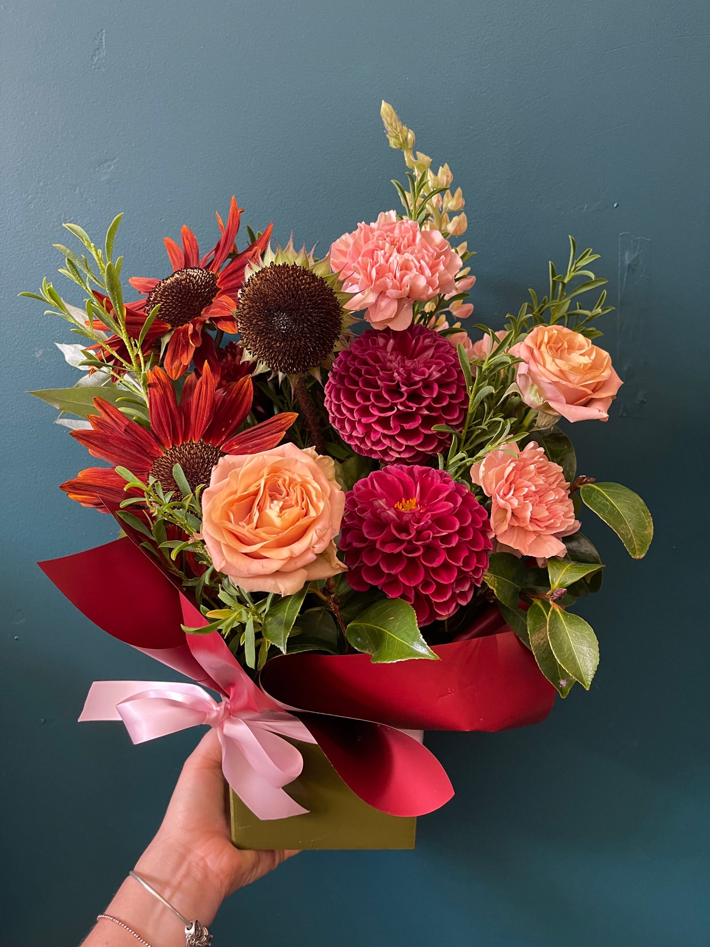 Romantic seasonal Arrangement